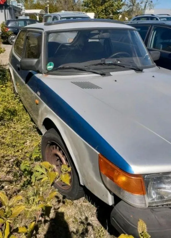 Saab 900