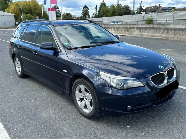 BMW 523