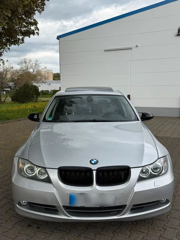 BMW 330