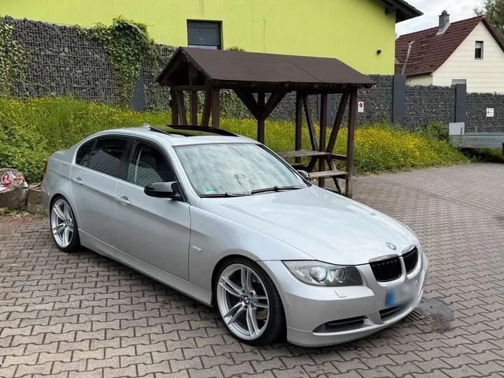 BMW 330