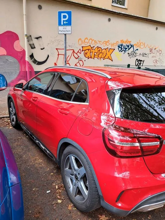 Mercedes-Benz GLA 220