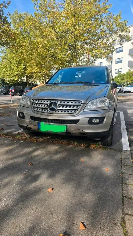 Mercedes-Benz ML 320