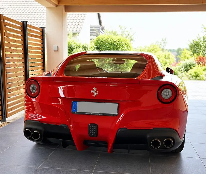 Ferrari F12