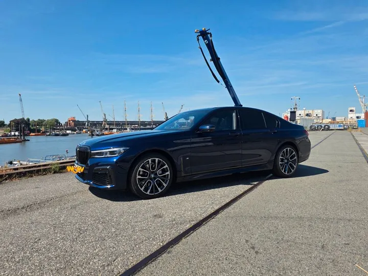 BMW 730