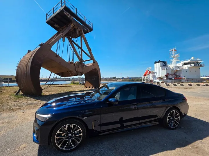 BMW 730