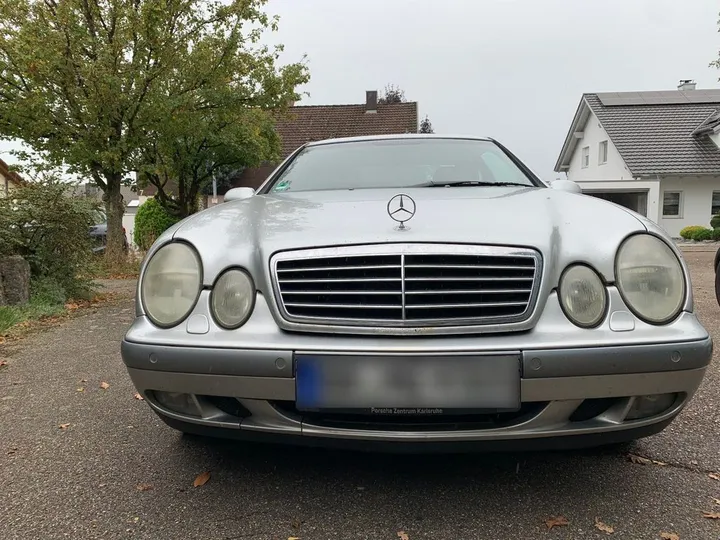 Mercedes-Benz CLK 320