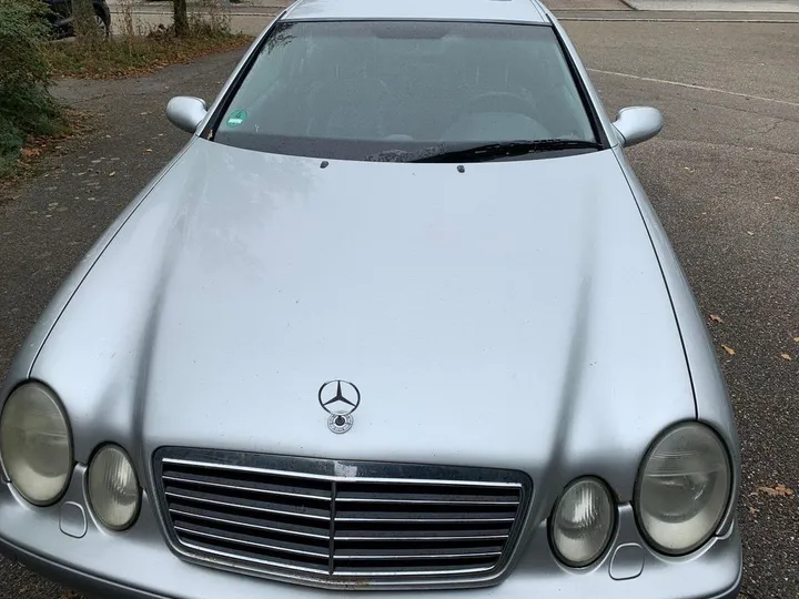Mercedes-Benz CLK 320