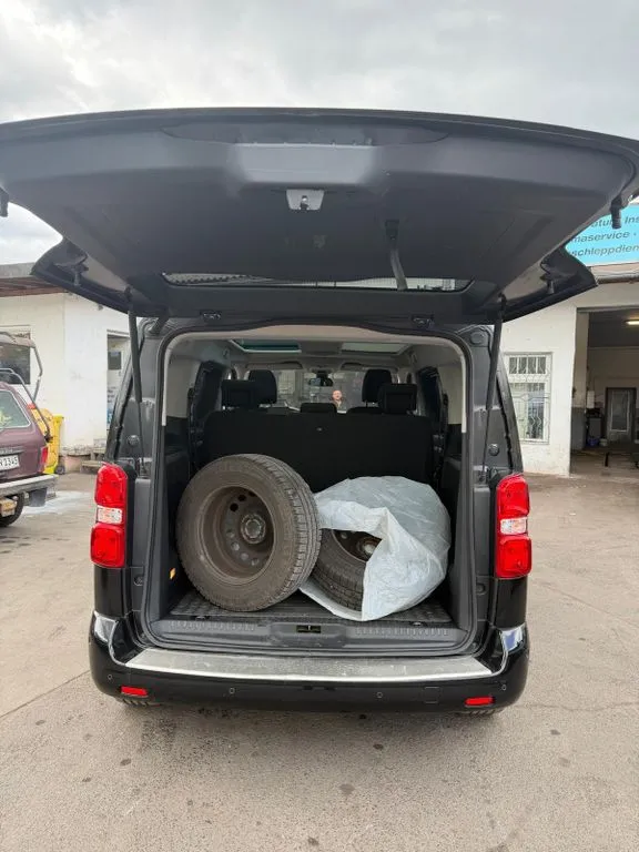 Peugeot Traveller