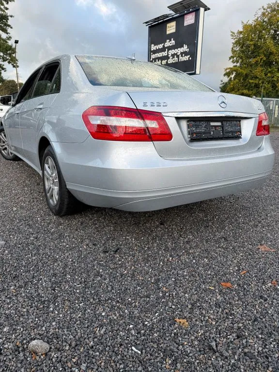 Mercedes-Benz E 220