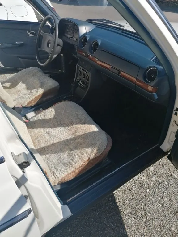 Mercedes-Benz 200
