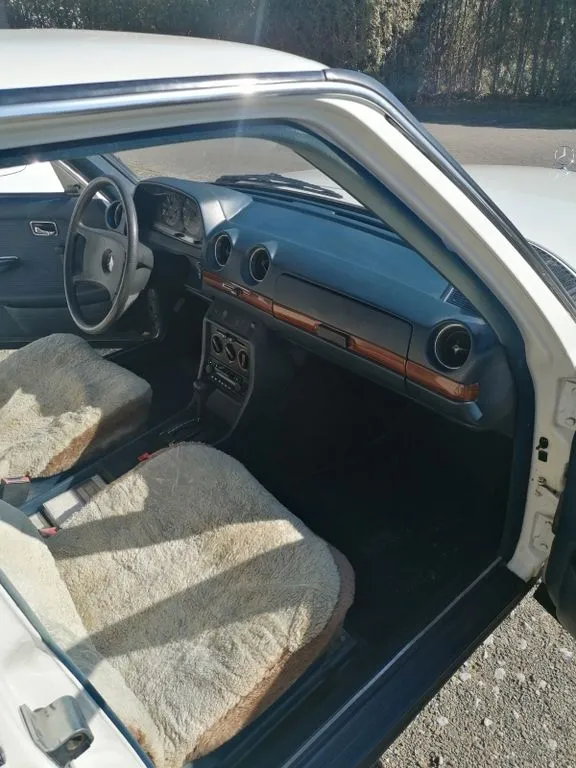 Mercedes-Benz 200
