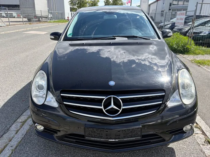 Mercedes-Benz R 320