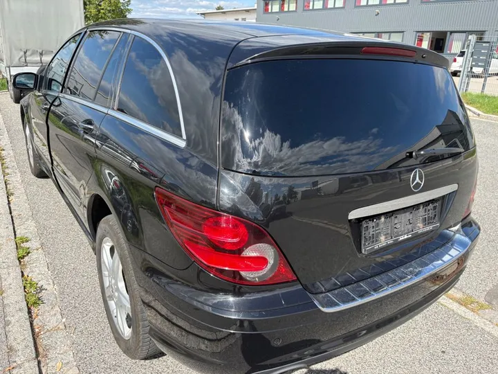 Mercedes-Benz R 320