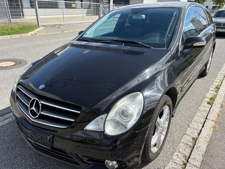 Mercedes-Benz R 320