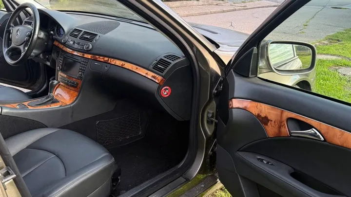 Mercedes-Benz E 220