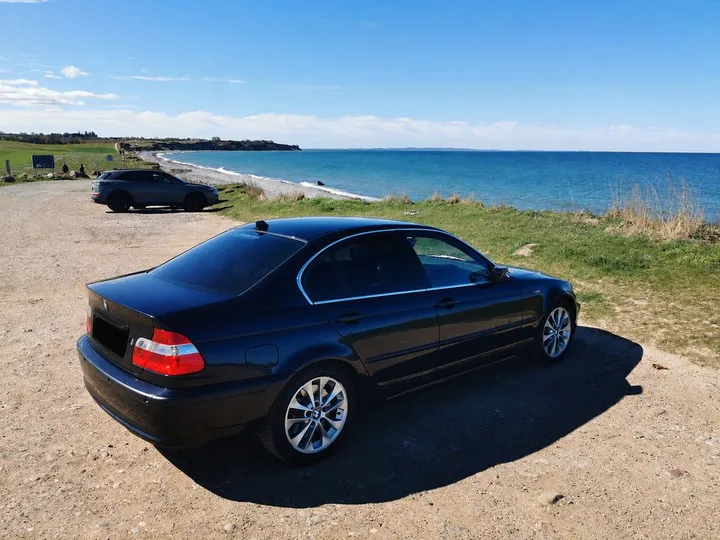 BMW 330