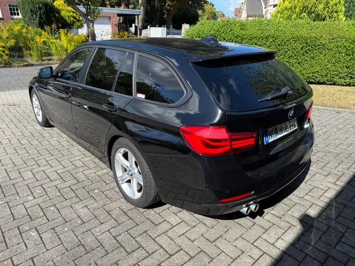 BMW 330