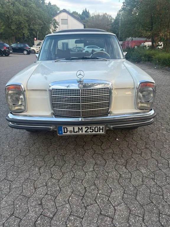 Mercedes-Benz 250