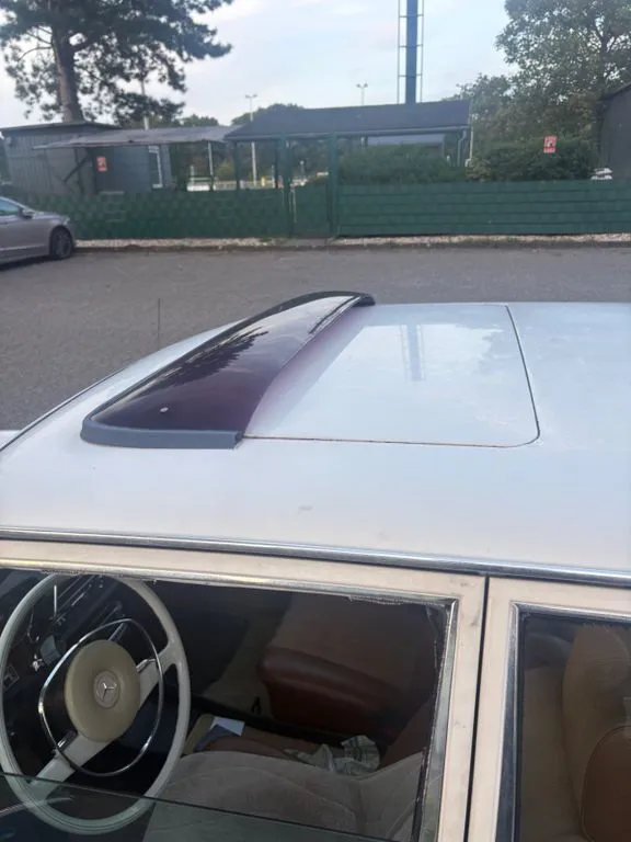 Mercedes-Benz 250
