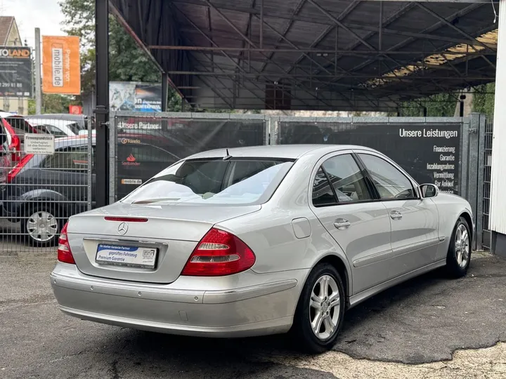 Mercedes-Benz E 320
