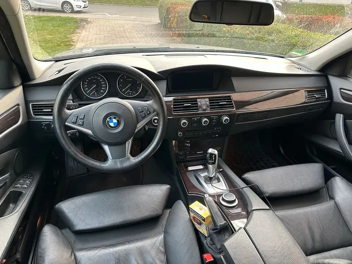 BMW 525