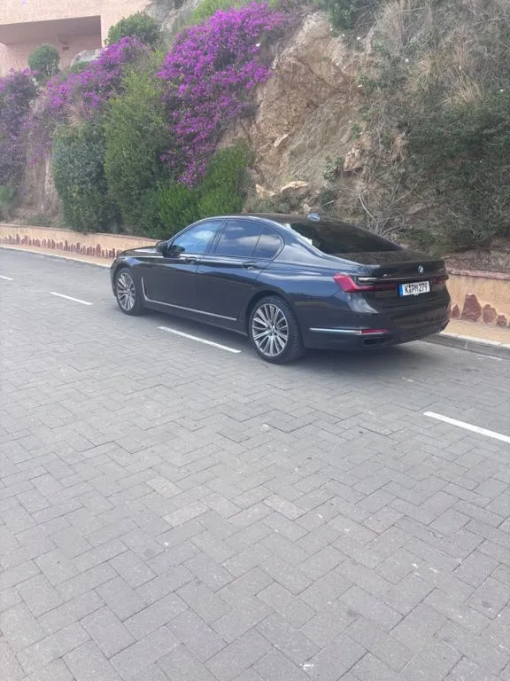 BMW 730