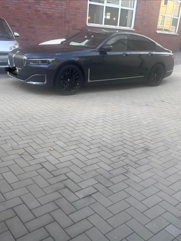 BMW 730