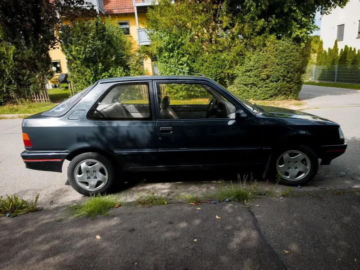 Peugeot 309