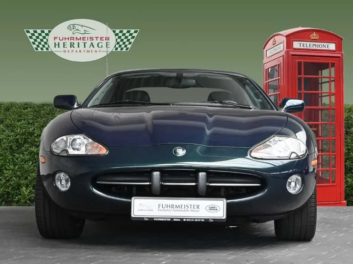 Jaguar XK8