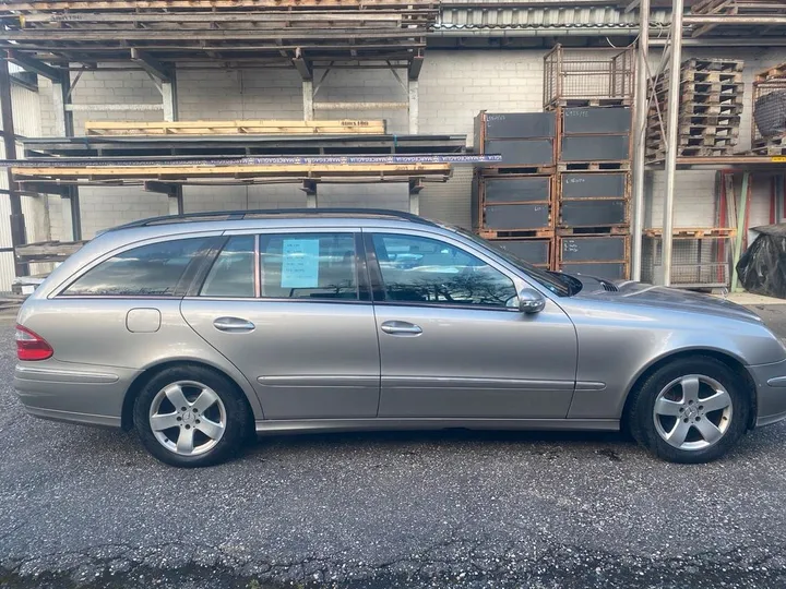 Mercedes-Benz E 220
