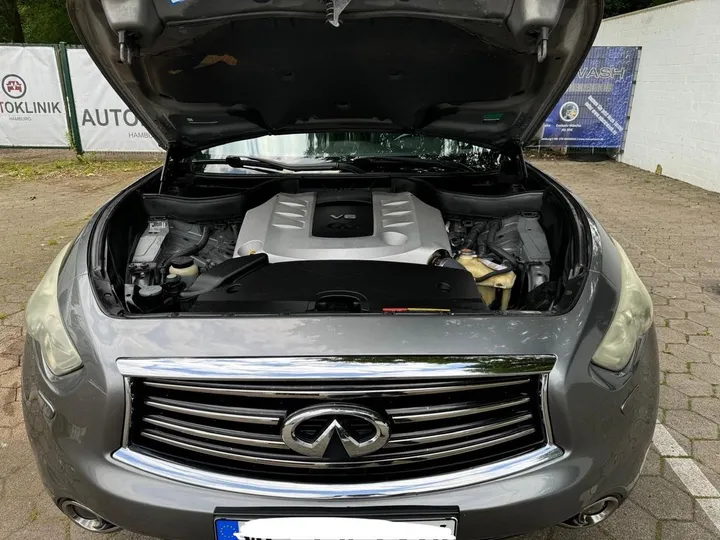Infiniti QX70