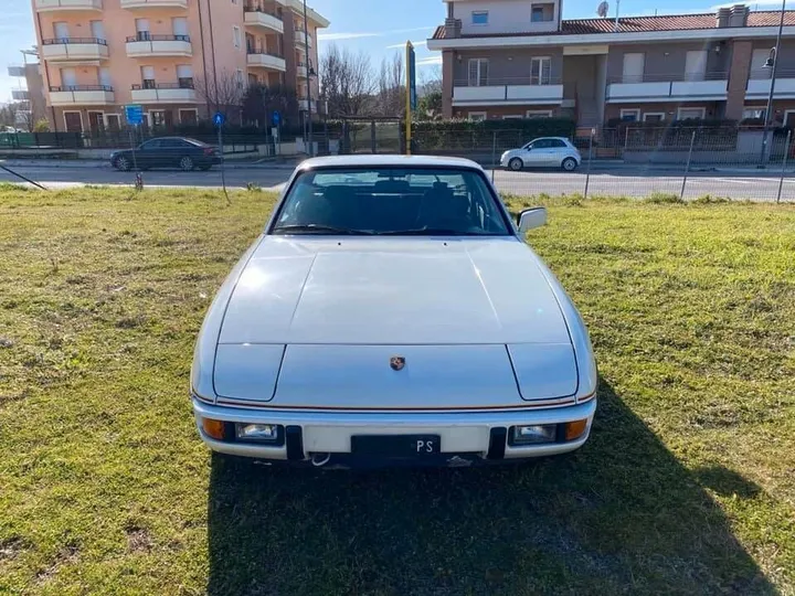 Porsche 924