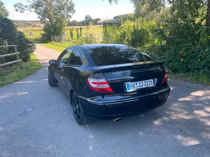 Mercedes-Benz CLK 230