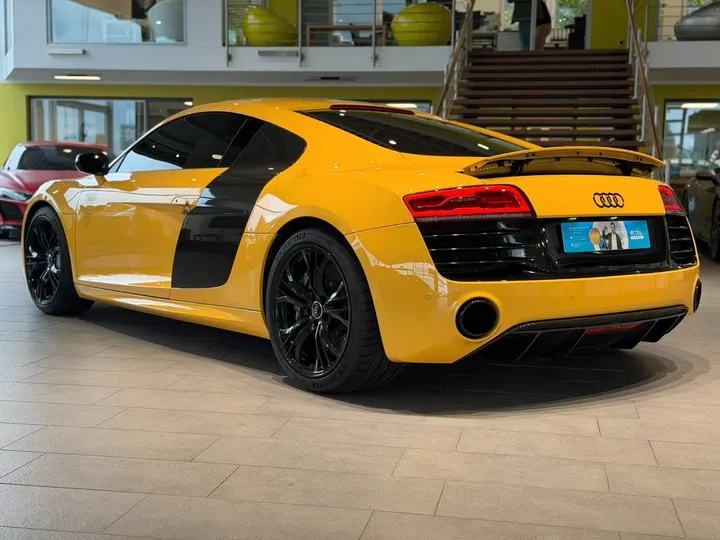 Audi R8