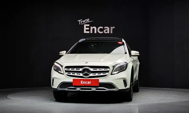Mercedes-Benz GLA-Class