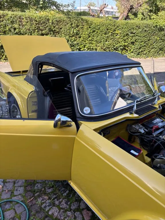Triumph TR6
