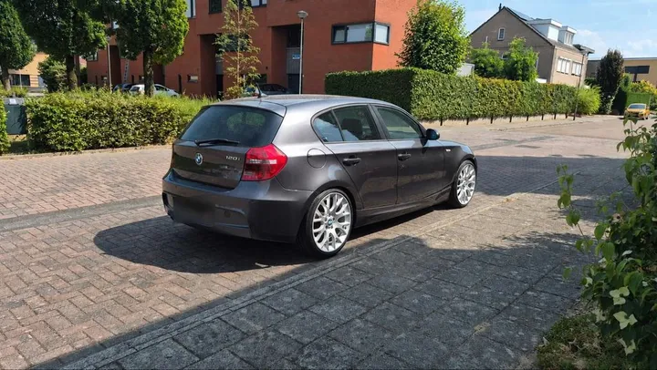 BMW 120