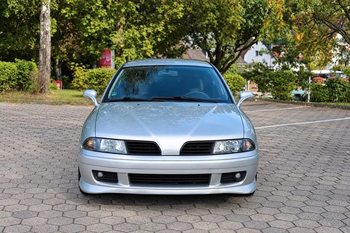 Mitsubishi Carisma