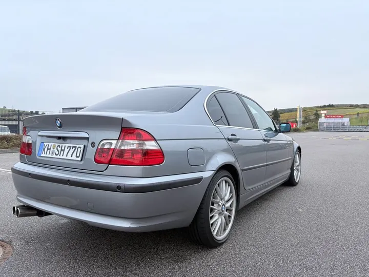 BMW 320
