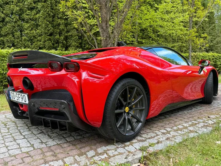 Ferrari SF90