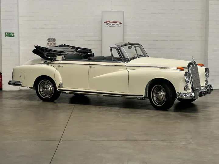 Mercedes-Benz 300