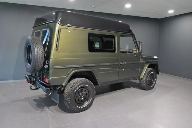 Mercedes-Benz G 230
