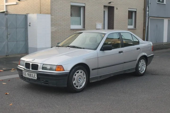 BMW 320