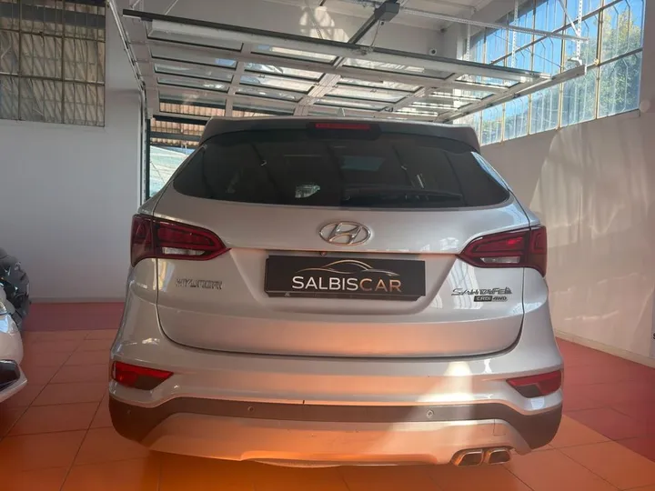 Hyundai SANTA FE