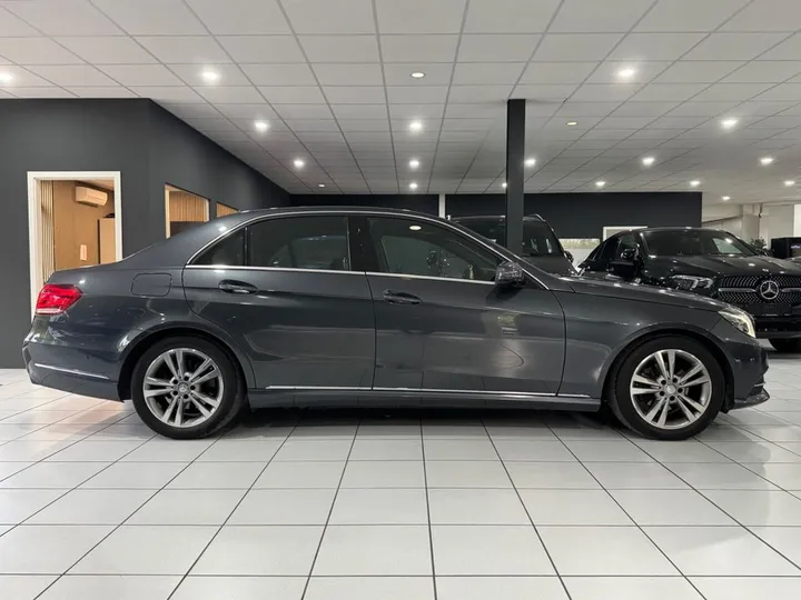 Mercedes-Benz E 200