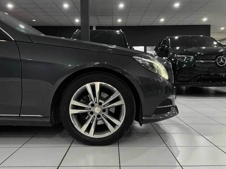 Mercedes-Benz E 200