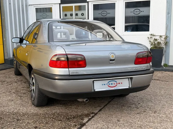 Opel Omega