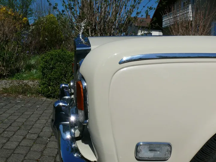 Rolls-Royce Silver Shadow