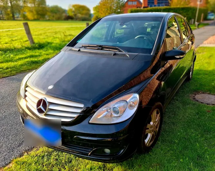 Mercedes-Benz B 200