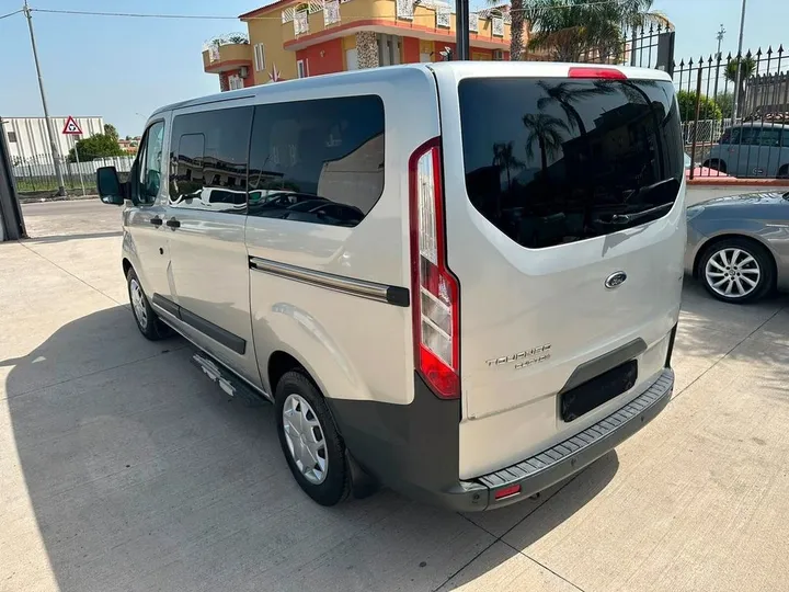 Ford Tourneo Custom